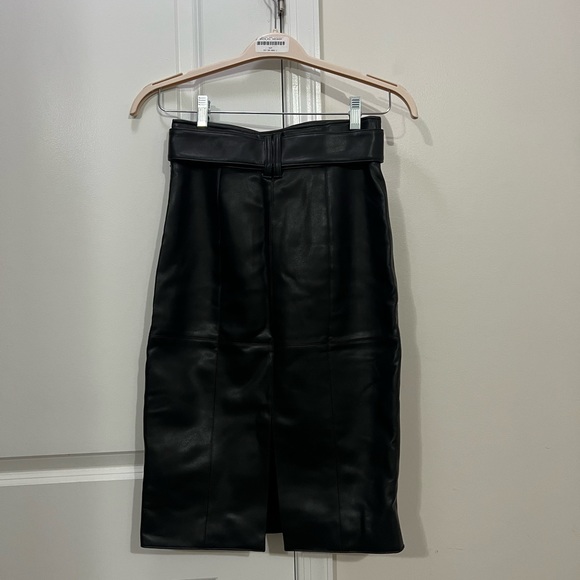 NWT Club Monaco Black Faux Leather Belted Skirt Size 2 US $170 - Picture 8 of 8